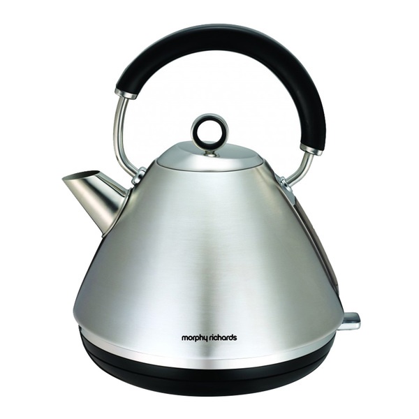 Чайник Morphy Richards 102022EE