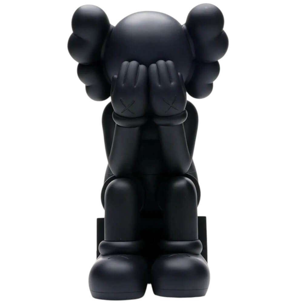 Фигура KAWS Passing Through чёрный