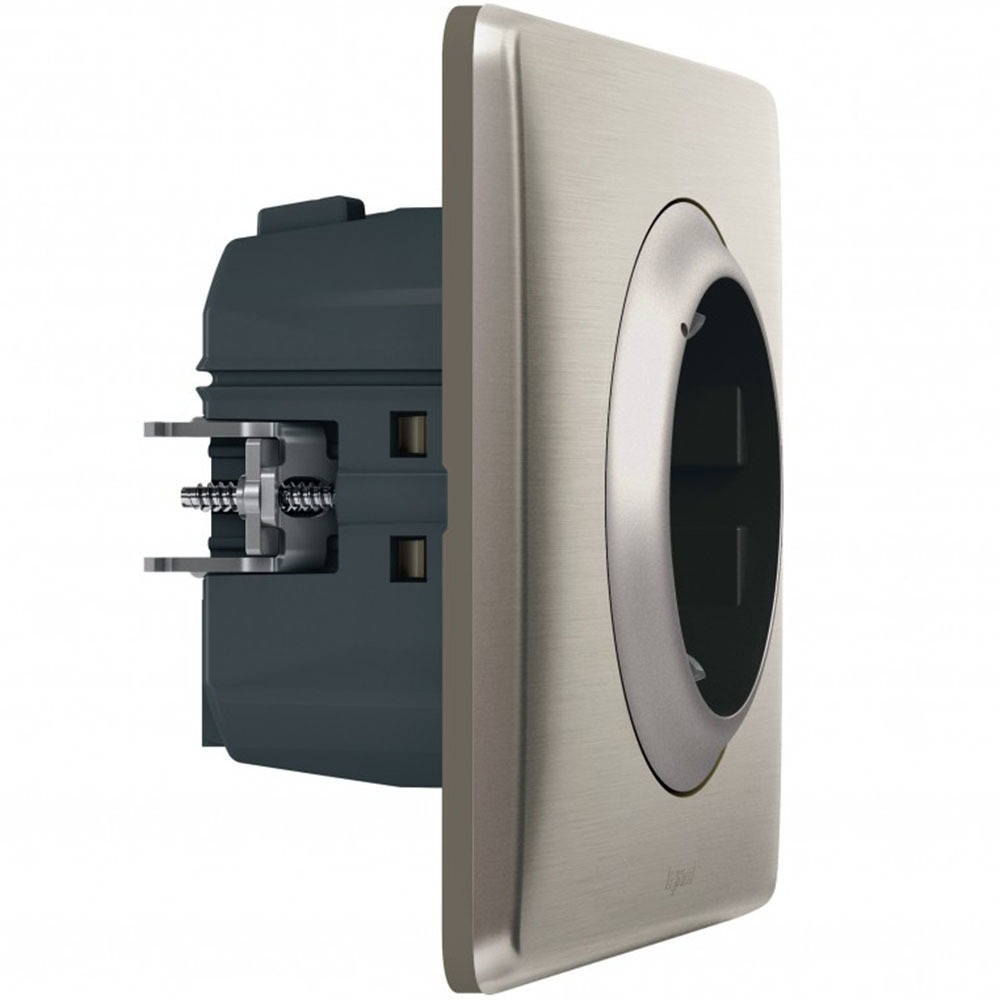 Купить Умная розетка Legrand Celiane with NETATMO (064837) в Москве