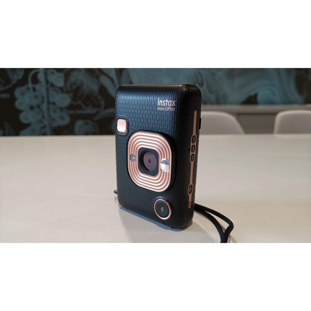 Фотоаппарат мгновенной печати Fujifilm Instax Mini LiPlay Elegant Black - фото 8 Фотоаппарат мгновенной печати Fujifilm Instax Mini LiPlay Elegant Black - фото 8