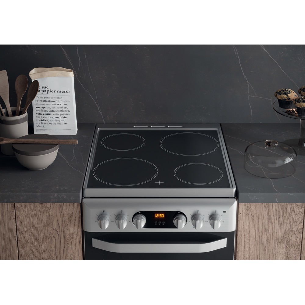 Плита хотпоинт. Плита электрическая Hotpoint-Ariston hs5v8ccx. Электрическая плита Hotpoint-Ariston hs5v5cmx/ru. Hotpoint Ariston hs5v8ccx. Плита Hotpoint Ariston hs5v8ccx.