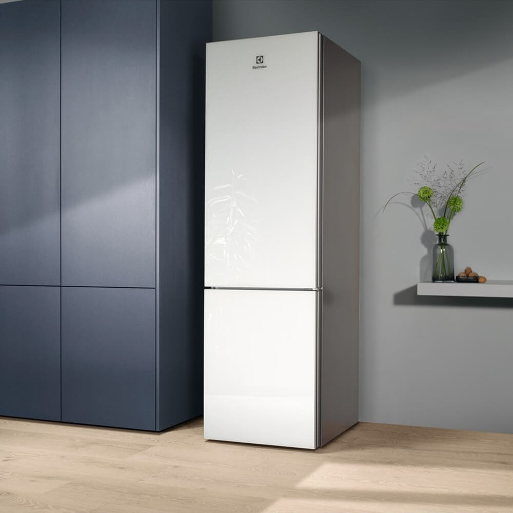 Холодильник Electrolux rnc7me32w2