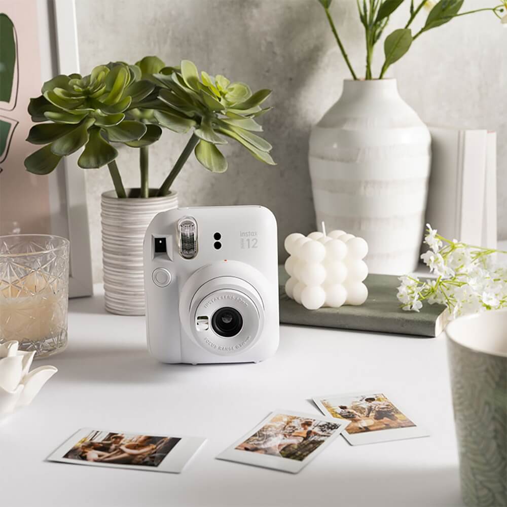 Купить Фотоаппарат мгновенной печати Fujifilm Instax Mini 12 White в Москве